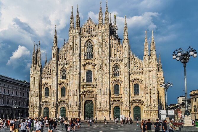 Milan: Cathedral and Terraces Guided Tour with Tickets - From the Galleria to Milan’s grand cathedral