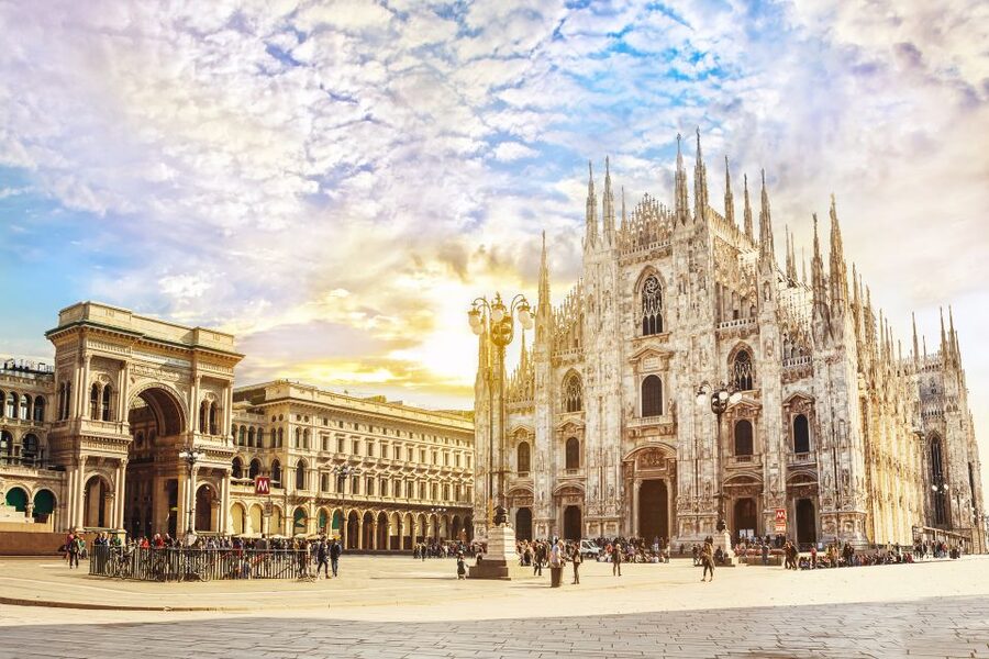 Milan Cathedral: Skip-the-Line Private Tour with Rooftop - Private car service: convenience with a cost