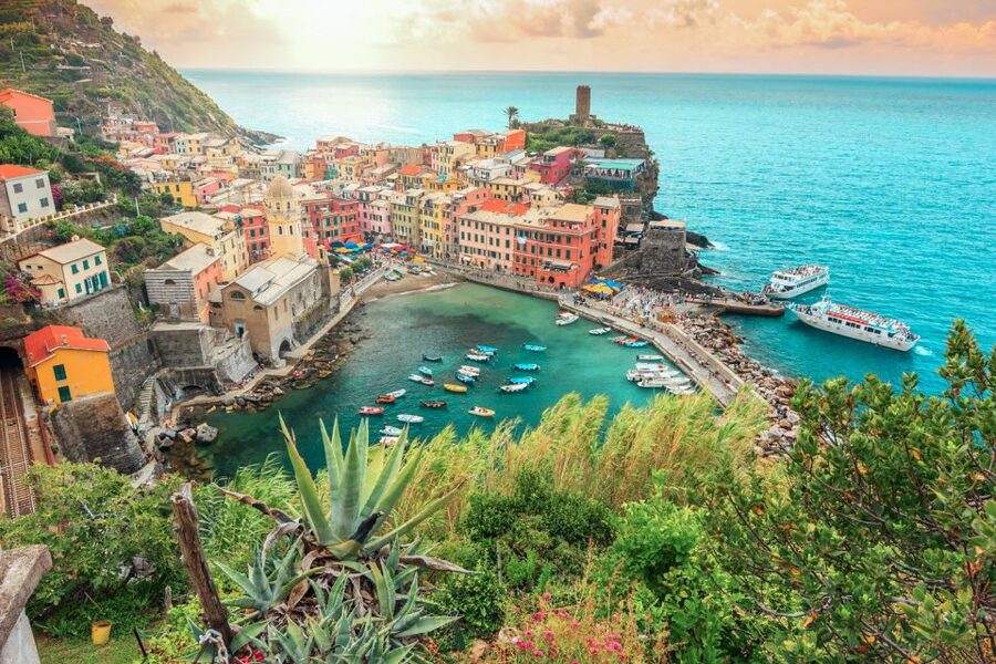 Milan: Cinque Terre Full-Day Guided Trip With Cruise - Key points at a glance