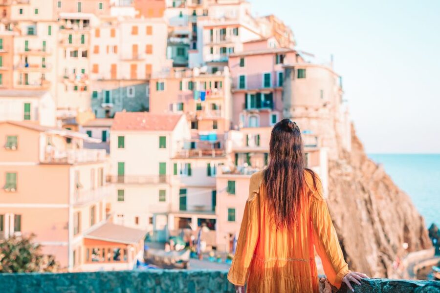 Milan: Cinque Terre Full-Day Guided Trip With Cruise - The train connection and Monterosso al Mare