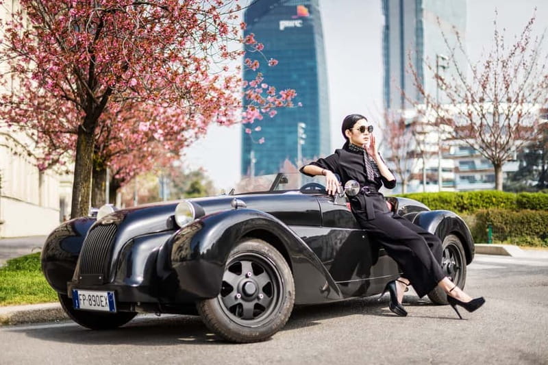Milan: City Highlights Private Tour by Vintage Car - Bosco Verticale and Milan’s modern face