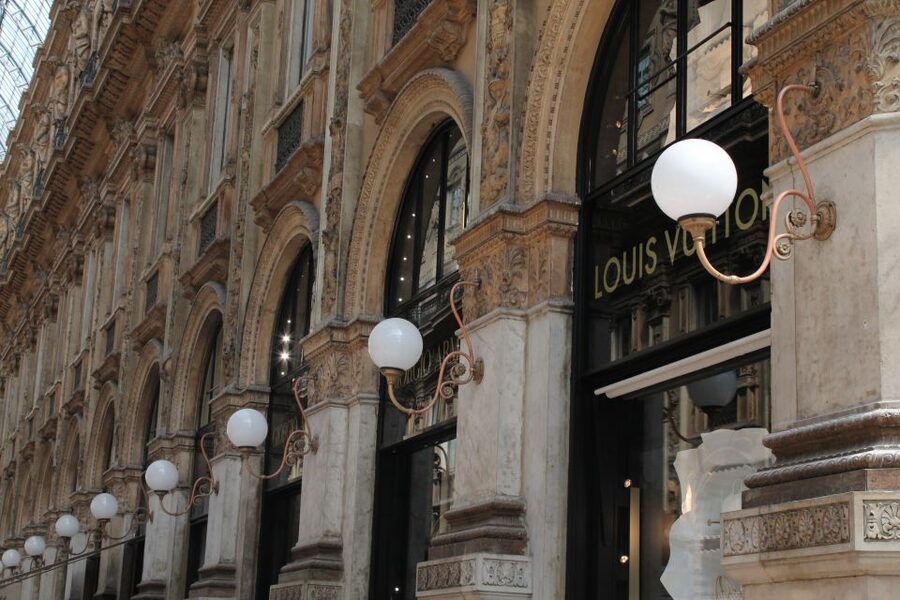 Milan: City Highlights Walking Tour - Leonardo da Vinci and the walk between the monuments