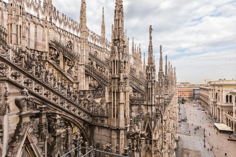 Milan Duomo and Rooftop 2-Hour Guided Tour - Entering the cathedral from the roof
