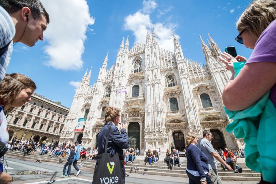 Milan: Duomo and The Last Supper Skip-the-Line Guided Tour - Meeting at the Mondadori bookshop