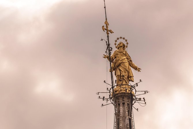 Milan Duomo Rooftop Terrace Guided Tour - How the guide affects the experience