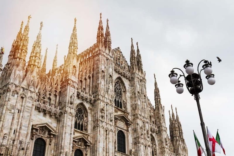 Milan: Duomo Tour with Priority Entry & Rooftop Access - Key points at a glance