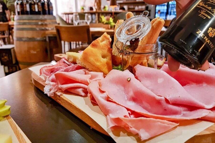 Milan: Duomo with Rooftop Private Tour, Food, & Wine Tasting - Should you book it?