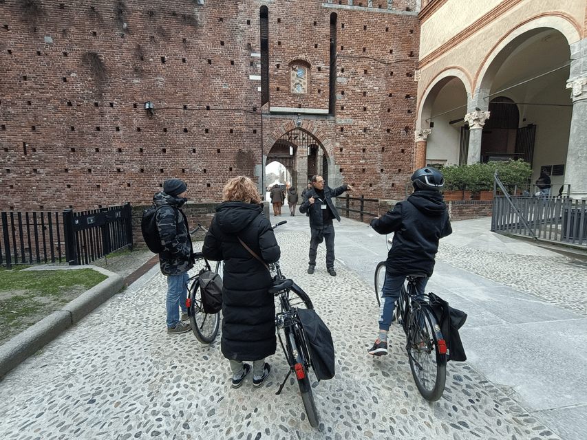 Milan: ELECTRIC-Bicycle Tour Live Tour Guide 3 hours & half - Starting at Sforza Castle