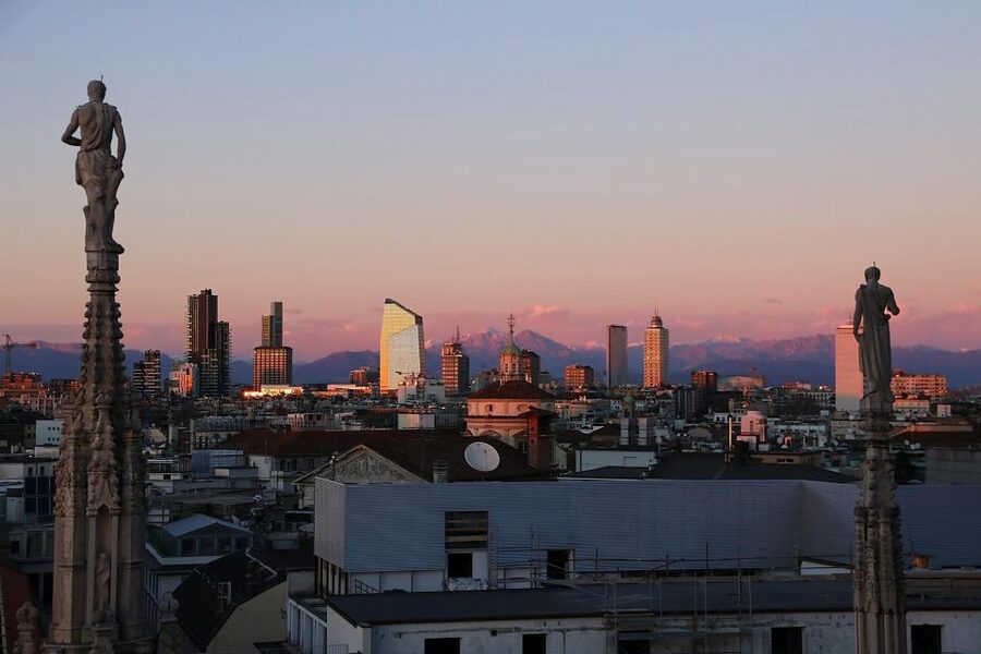 Milan: Express Walk with a Local in 90 minutes - Fashion streets and Milan’s polished style