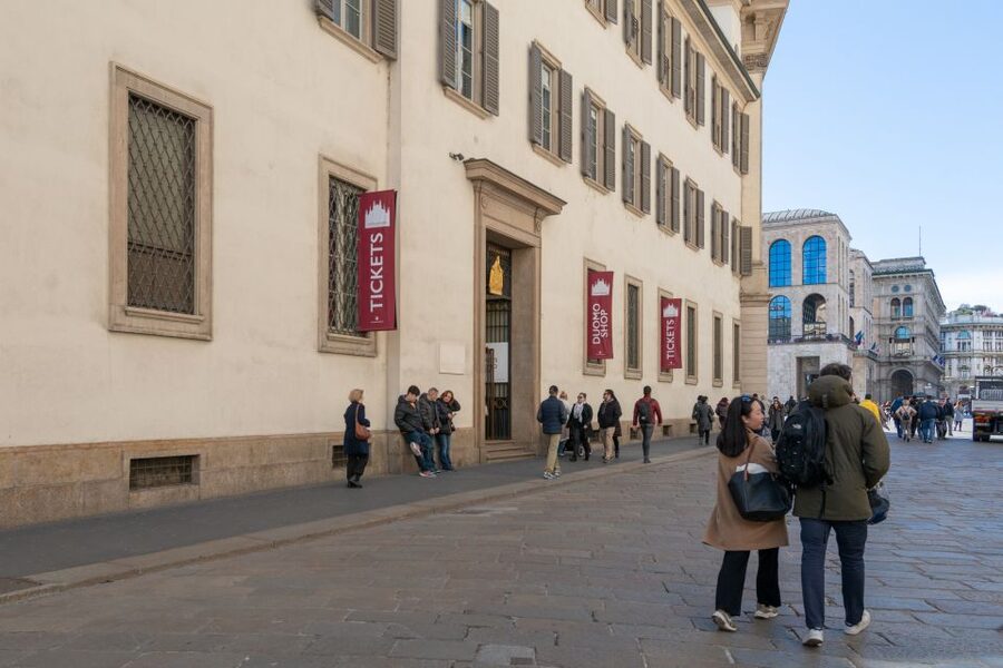 Milan: Fast-Track Milan Cathedral and Terraces Guided Tour - Small group or private tour?