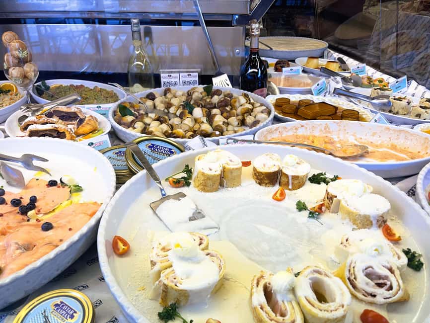 Milan: Food Tour with Pasta, Pizza, Cannoli, and Tiramisu! - Stop two: a bakery and Milan’s baked side