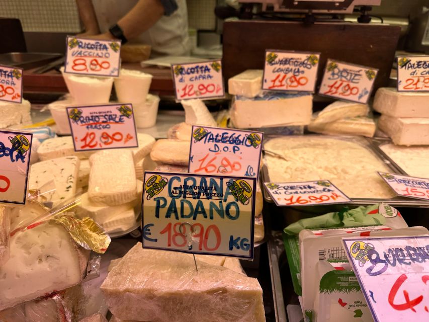Milan: Gourmet Street Food Tour with Sightseeing and Tasting - An historic pastry shop and the sweet finish