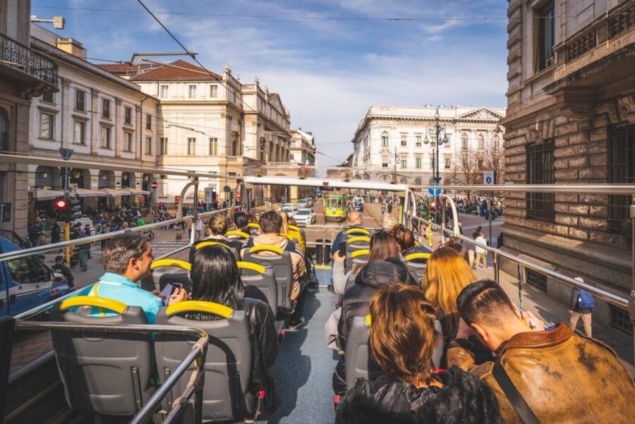 Milan: Gray Line Milan Open Tour Hop-On Hop-Off Bus Tour - Milan Highlights: a shorter central circuit