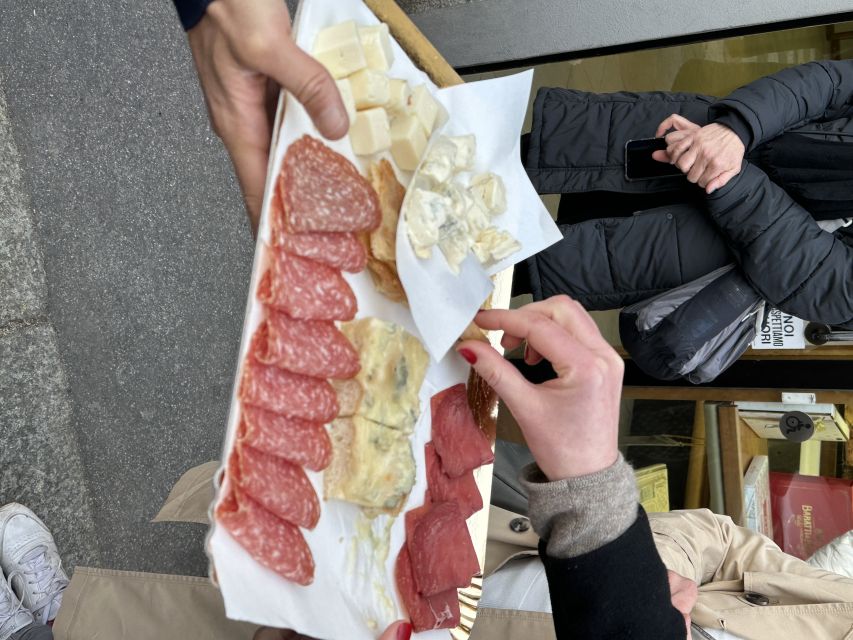 Milan: Guided Street Food Walking Tour with Food Tasting - What the guides add to the walk