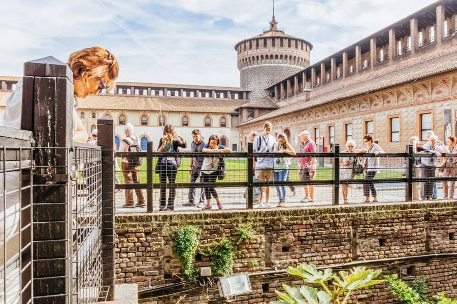 Milan: Guided Walking Tour & Last Supper Visit with Ticket - Sforza Castle gives the walk its grand scale