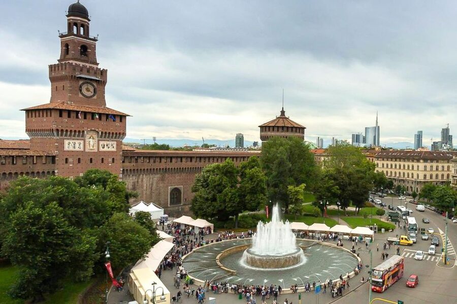 Milan: Guided Walking Tour with Duomo and the Last Supper - La Scala, the Galleria, and Milan’s polished center