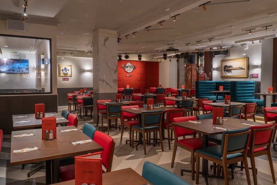 Milan: Hard Rock Cafe with Set Menu for Lunch or Dinner - Choosing between Gold, Diamond, and Platinum
