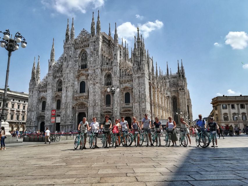 Milan: Highlights and Hidden Gems Guided Bike Tour - Porta Nuova and Milan’s modern face