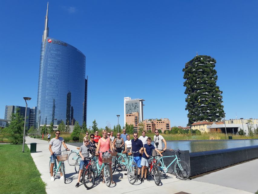 Milan: Highlights and Hidden Gems Guided Bike Tour - What the bikes and pace are like