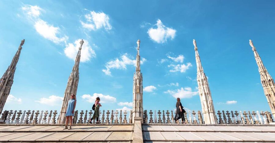 Milan: Highlights Guided Tour and Duomo Priority Access Tour - La Scala, Milan’s opera temple