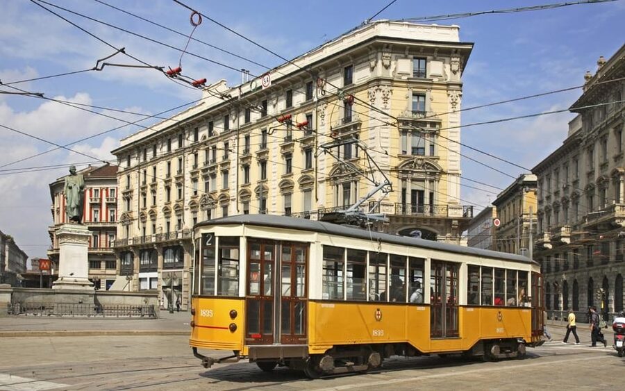 Milan: History & Street Food Tour with Wine Tasting - Brera’s Artistic Streets