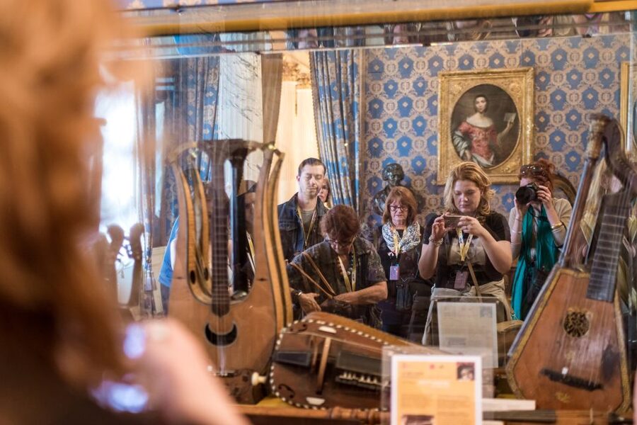 Milan: La Scala Theater & Museum Guided Experience - Rehearsals, restrictions, and the working theater