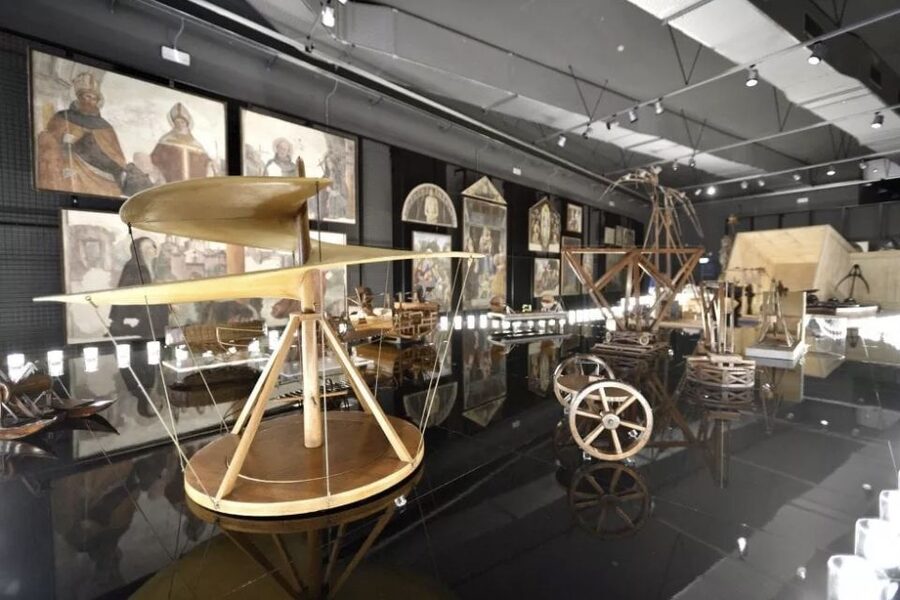 Milan: Leonardo da Vinci Museum Guided Tour with Ticket - Leonardo’s strange underwater equipment