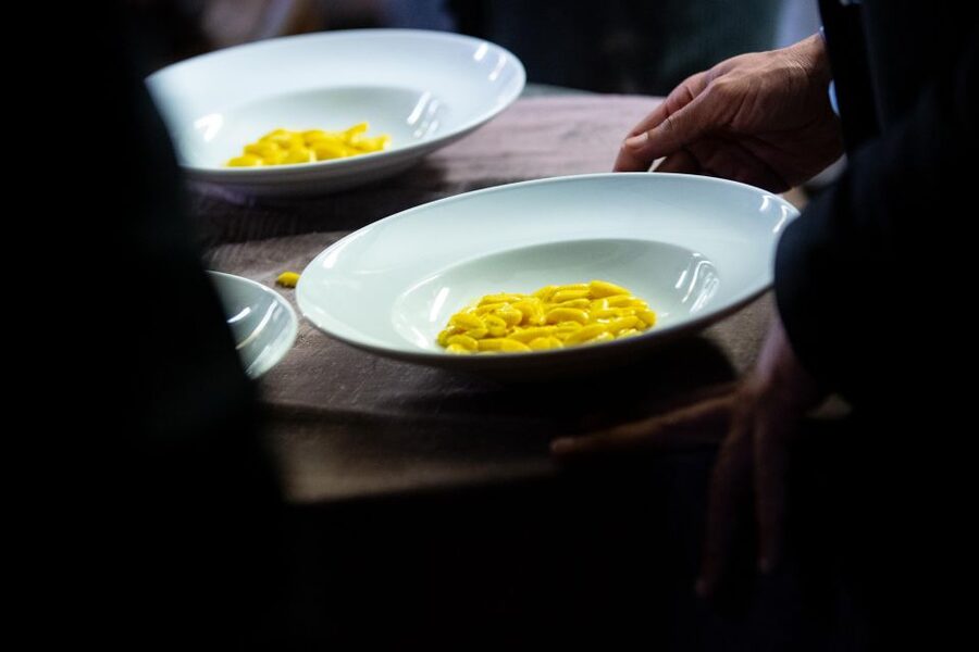 Milan: Maison Milano Dinner and Show - Maison Milano turns dinner into a stage show
