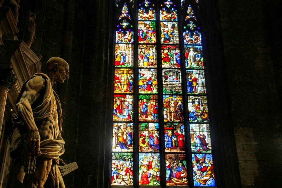 Milan: Milan Cathedral Direct Entrance - Terrace Excluded - The first look inside Milan Cathedral