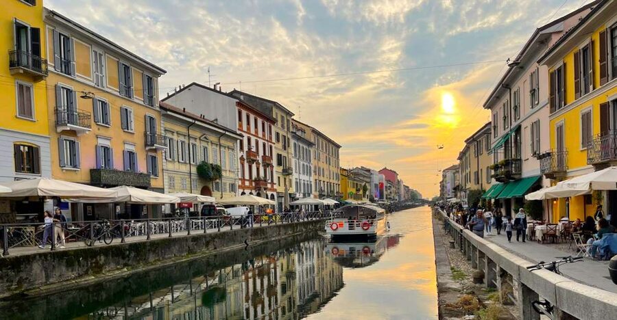 Milan: Navigli Canal Boat Cruise - San Cristoforo and the old canal edge