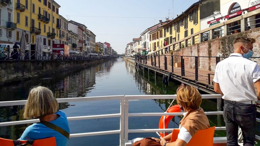 Milan: Navigli District Canal Boat Tour with Aperitivo - Cruising the Naviglio Grande