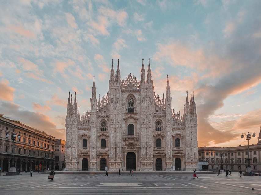 Milan: Night Tour by Bus - What this Milan night bus actually offers