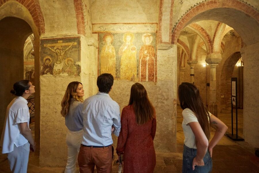 Milan: Pinacoteca Ambrosiana and San Sepolcro Crypt Ticket - Who will enjoy this combination most