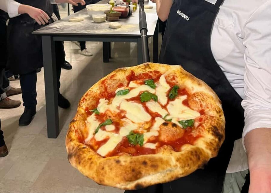 Milan: Pizza and Tiramisu Cooking Class with Wine Tasting - Key details at a glance