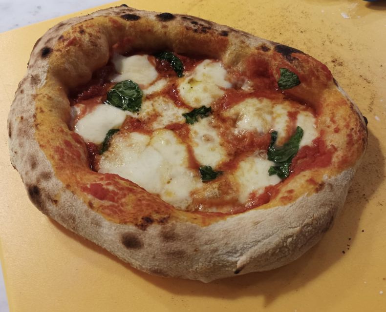Milan: Pizza and Tiramisu Cooking Class with Wine Tasting - The teaching style and level of personal help