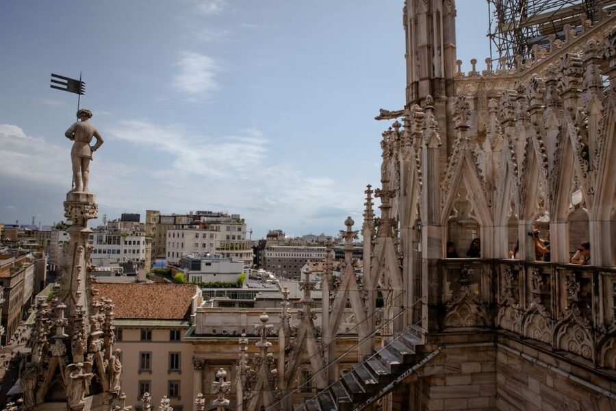 Milan: Priority Access Duomo and Rooftop Tour - Why priority access matters at the Duomo