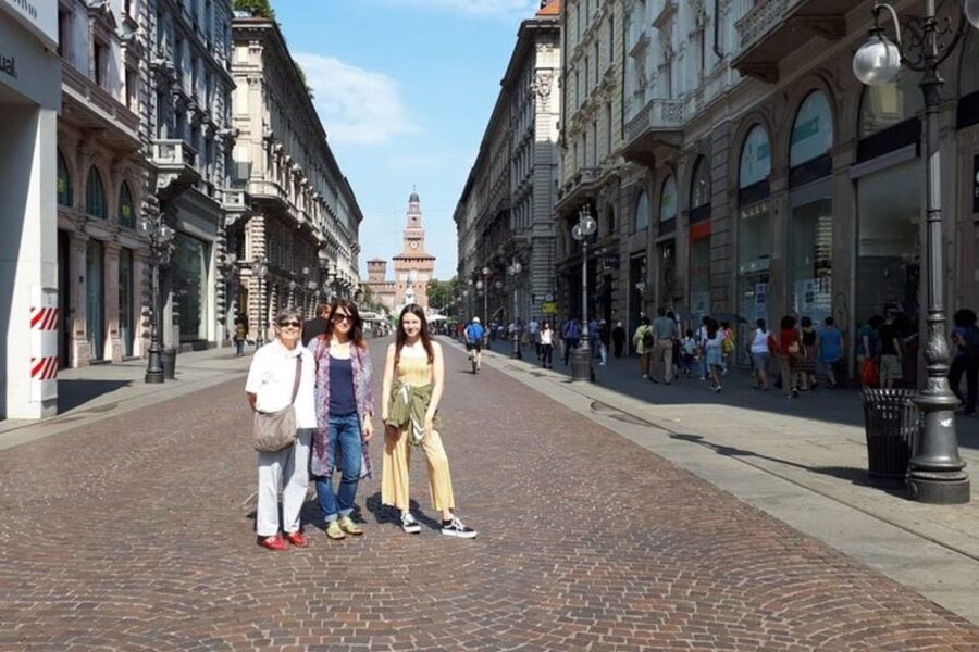 Milan: Private Custom Walking Tour With A Local Guide - Seeing the cathedral without losing time