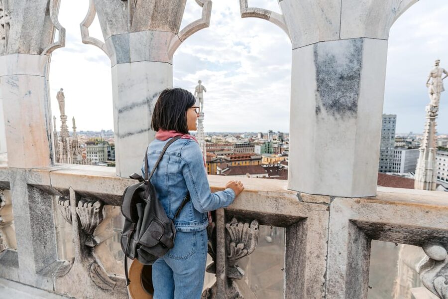 Milan: Private Duomo Cathedral and Roof Top Guided Tour - Starting at the Mondadori Megastore