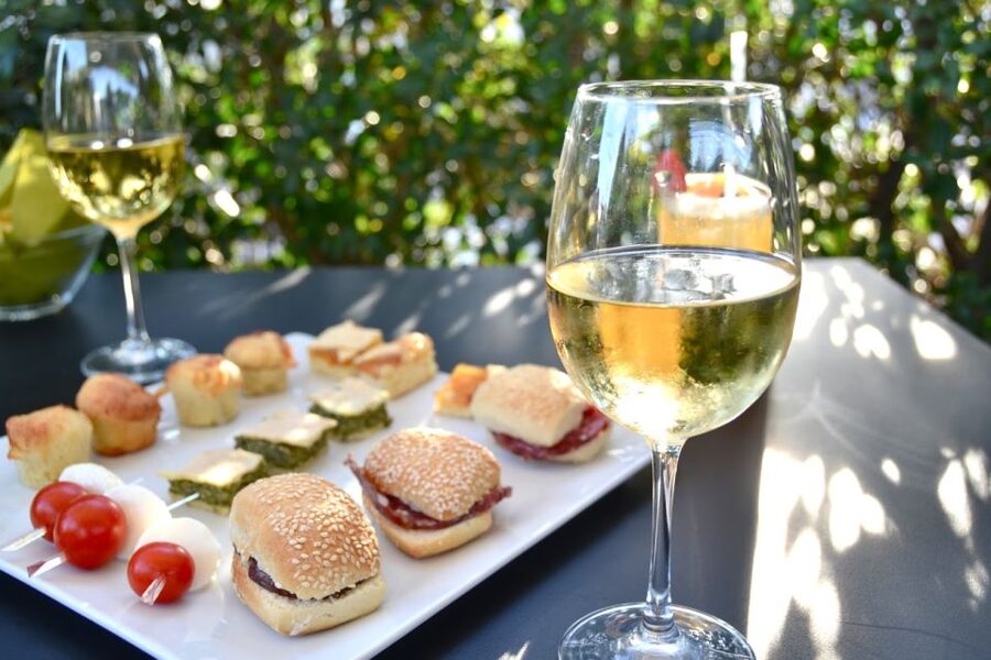 Milan: Private Guided Walking Tour with Aperitif - Who will get the most from this Milan walk