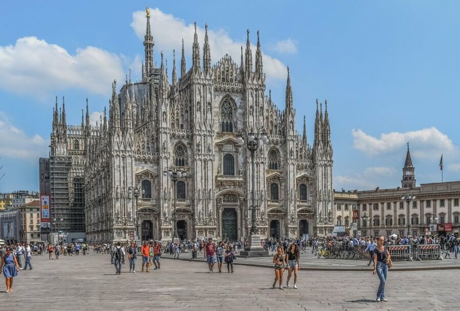 Milan: Private Guided Walking Tour with Aperitif - From Merchant Square to Piazza della Scala