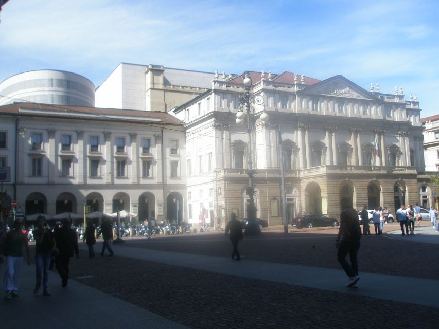 Milan: Private or Shared Essential Walking Tour - Key points at a glance