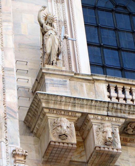 Milan: Private or Shared Essential Walking Tour - La Scala and Milan’s cultural life