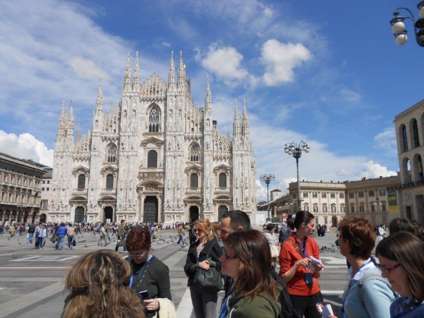 Milan: Private or Shared Essential Walking Tour - Two hours, walking pace, and group size