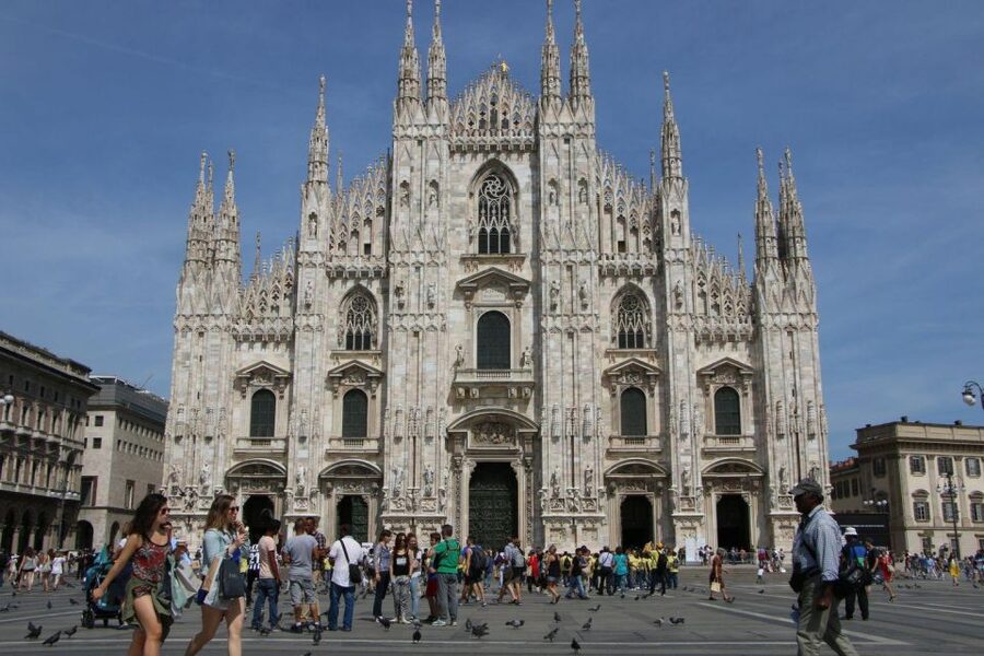 Milan: Private Sightseeing & Shopping Tour with a Local - Adding Sforzesco Castle, Sempione Park, and Brera