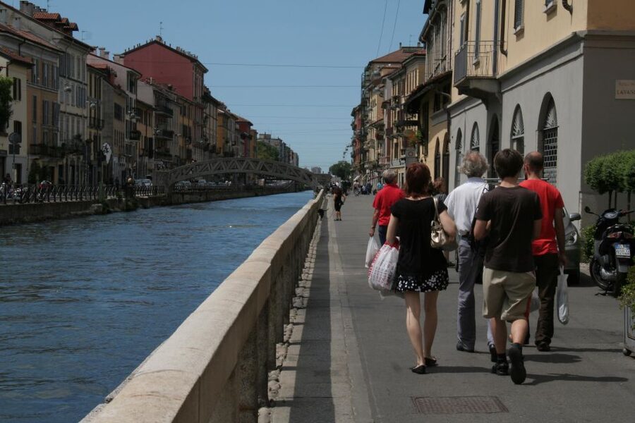 Milan: Private Sightseeing & Shopping Tour with a Local - Porta Nuova, Corso Como, and Villa Necchi Campiglio