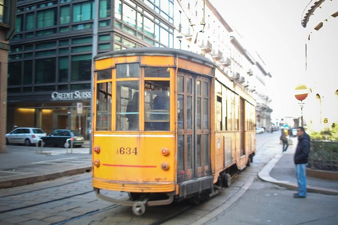 Milan Private Sightseeing Tour for Kids and Families with Local Guide - The Galleria Vittorio Emanuele II in 30 minutes