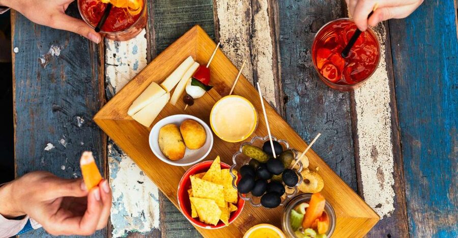 Milan: Private Tour with Drinks & Bites in Centro Storico - A first taste of Milan after dark