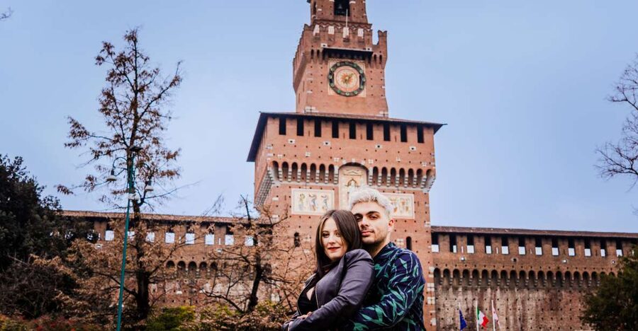 Milan: Professional Photoshoot Outside Sforza Castle - Key points to know before booking