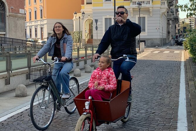 Milan's Hidden Gems: Unique Bike Tour (ENG, NL) - CityLife Shopping District and Milan’s newer scale