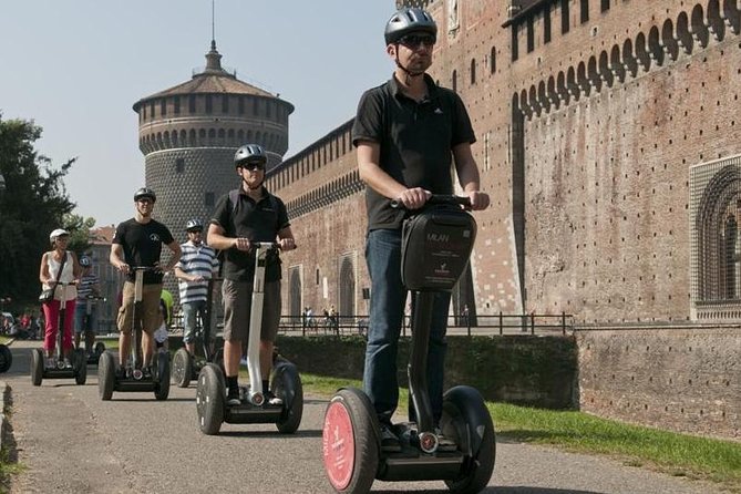 Milan: Segway Tour with Local Tourist Guide Live - 3 hours & half - The Duomo from the outside